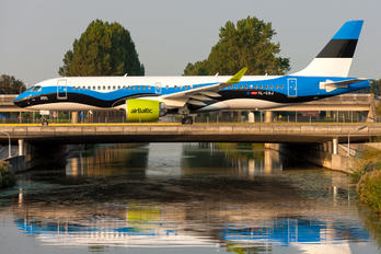 YL-CSJ - Air Baltic Airbus A220-300