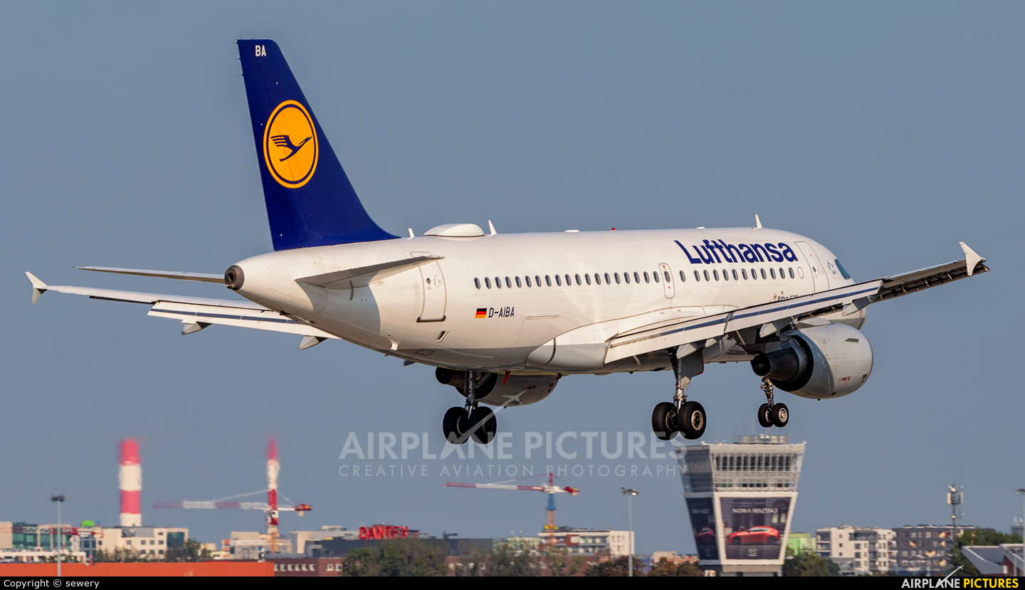 Lufthansa D-AIBA aircraft at Warsaw - Frederic Chopin