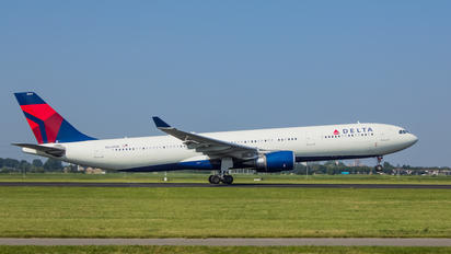 N824NW - Delta Air Lines Airbus A330-300