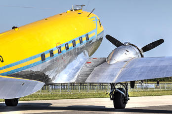 N41CQ - Valentuna Aviators Douglas C-47B Skytrain