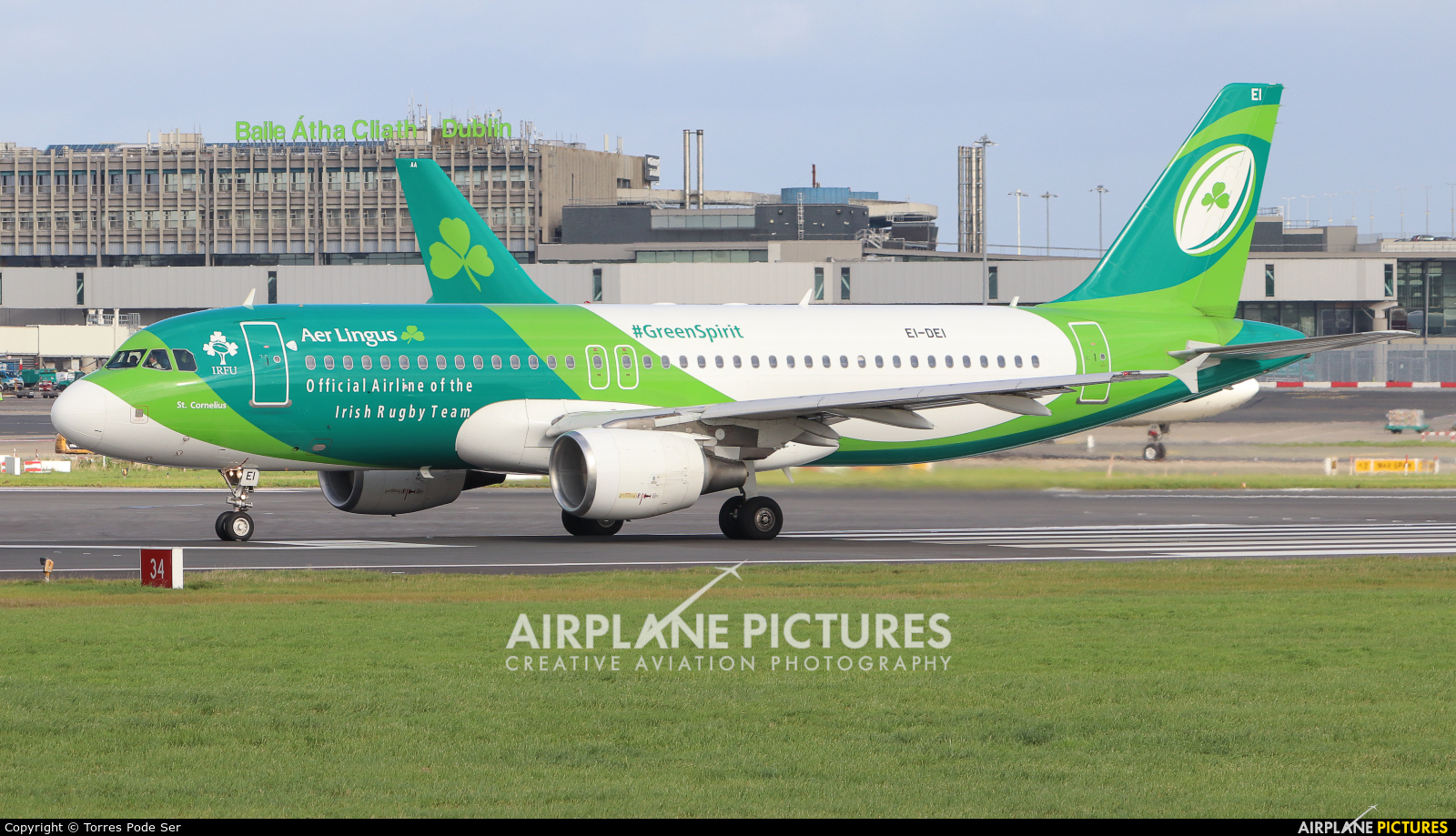 Aer Lingus EI-DEI aircraft at Dublin