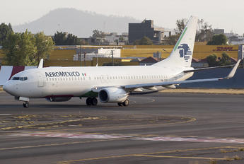 XA-FFF - Aeromexico Boeing 737-800