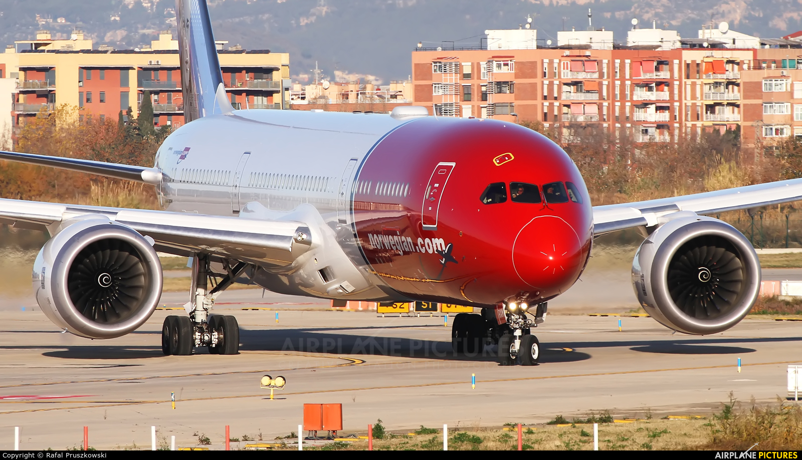Norwegian Long Haul SE-RXM aircraft at Barcelona - El Prat