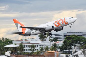 PR-GOW - GOL Transportes Aéreos  Boeing 737-700