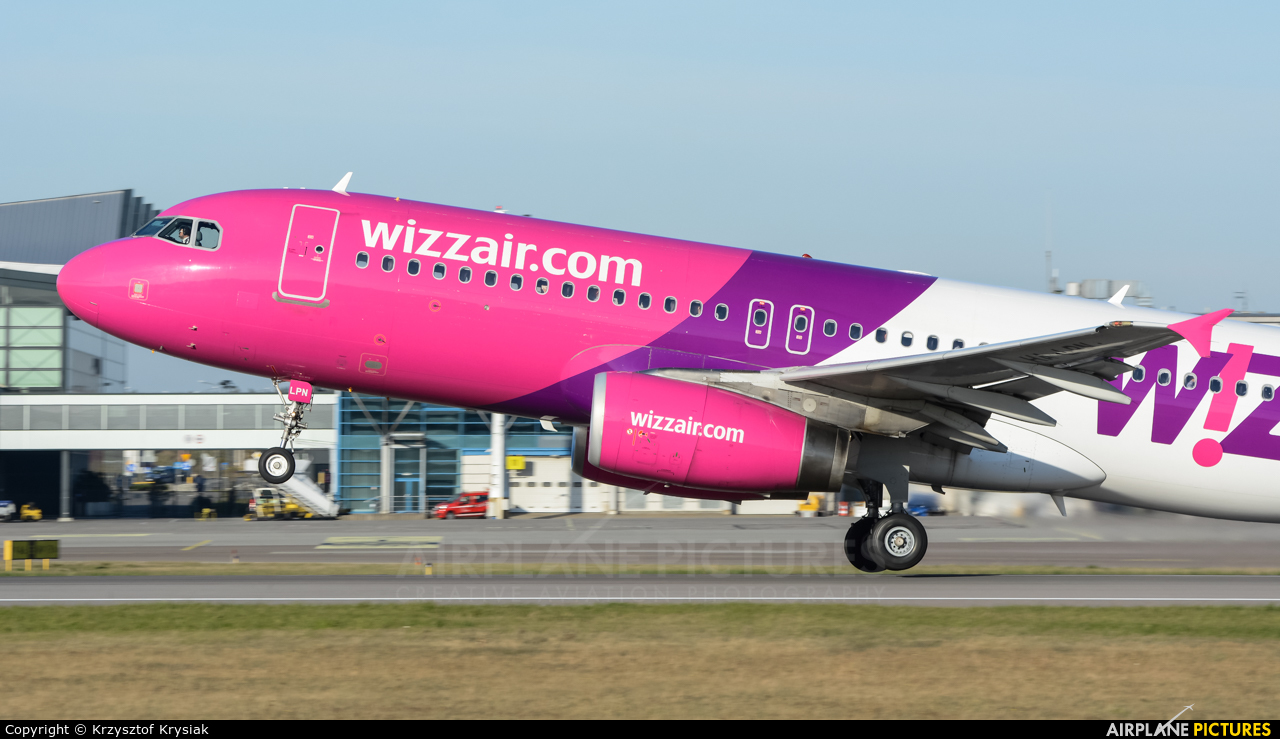 Wizz Air HA-LPN aircraft at Gdańsk - Lech Wałęsa