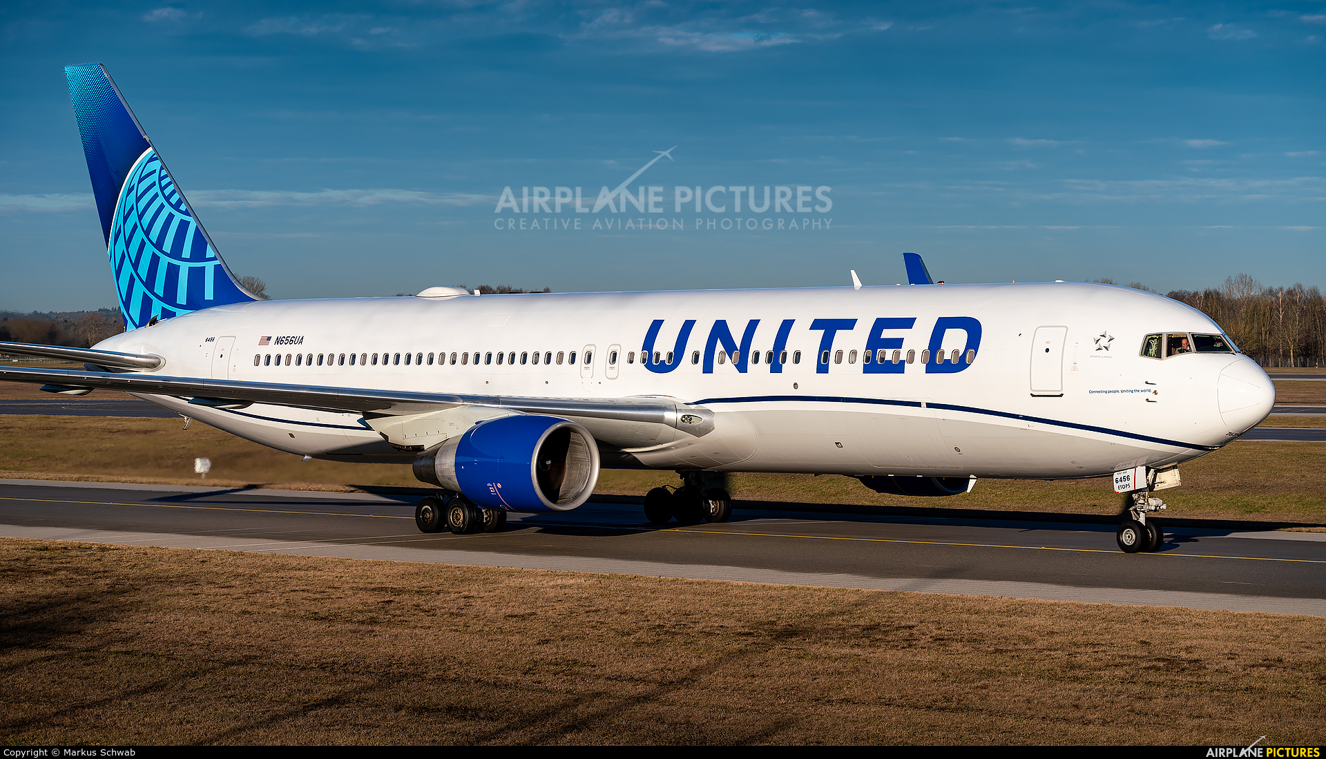 United Airlines Boeing 767 300