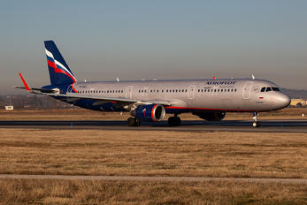 VP-BKZ - Aeroflot Airbus A321