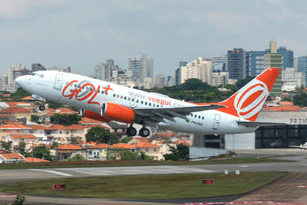 PR-VBQ - GOL Transportes Aéreos  Boeing 737-700