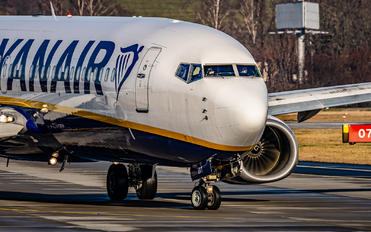EI-EKT - Ryanair Boeing 737-800