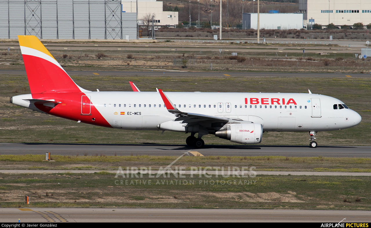 Iberia EC-MCS aircraft at Madrid - Barajas