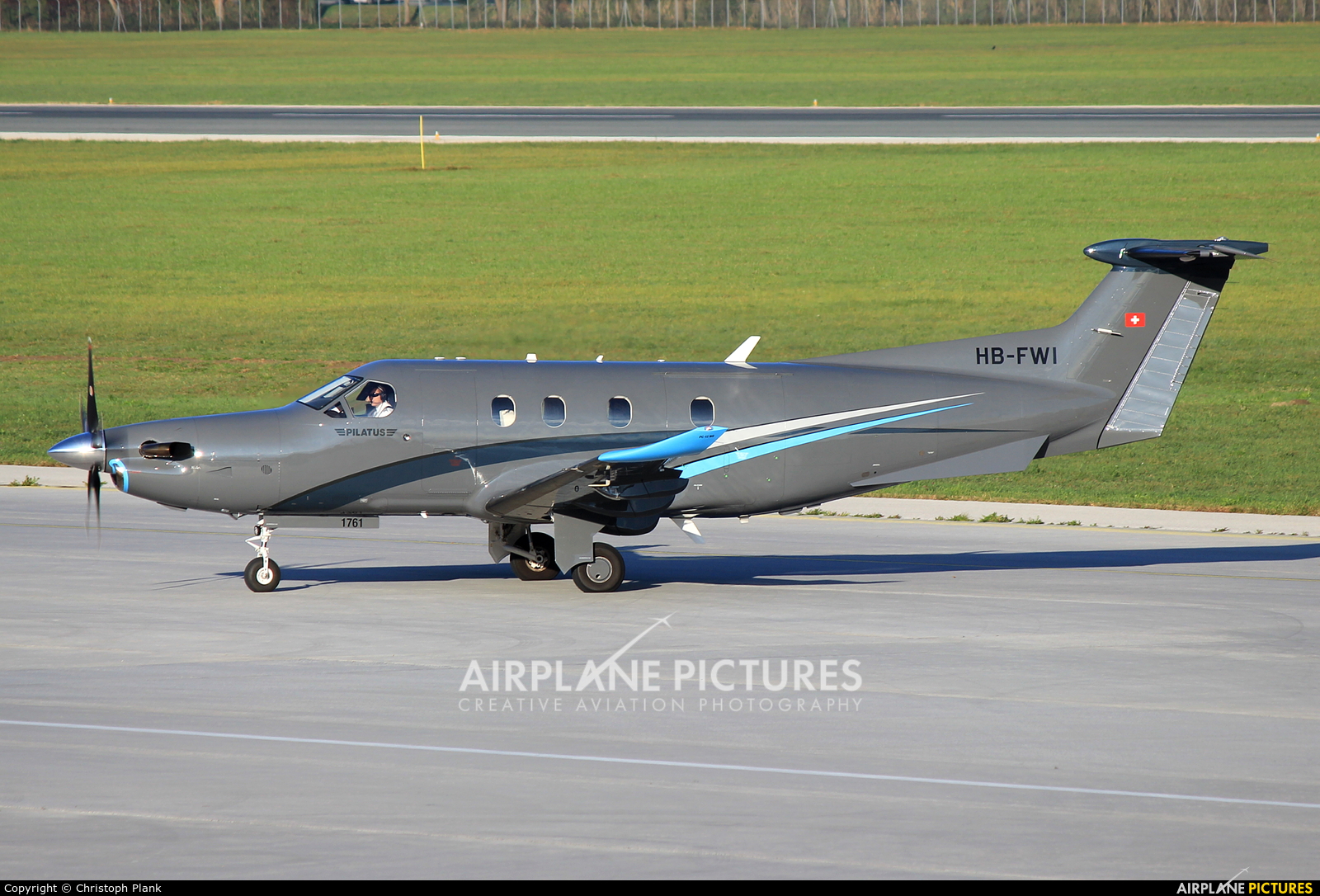 Private HB-FWI aircraft at Innsbruck