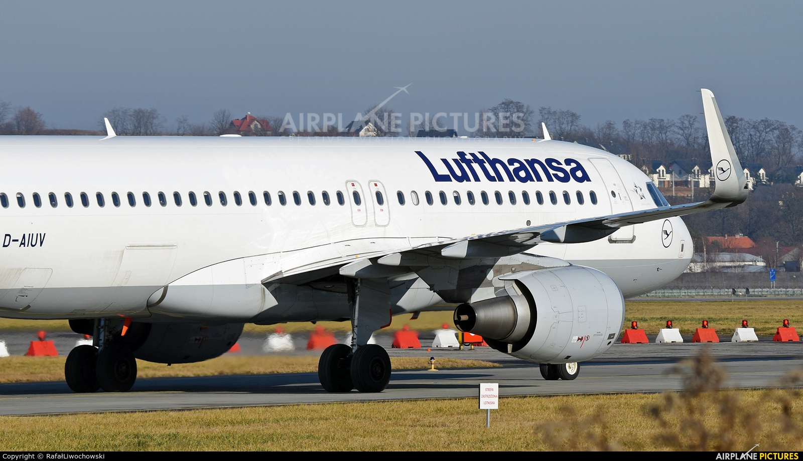 Lufthansa D-AIUV aircraft at Kraków - John Paul II Intl