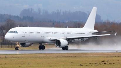 G-POWV - Titan Airways Airbus A321