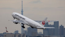 JA8978 - JAL - Japan Airlines Boeing 777-200 aircraft