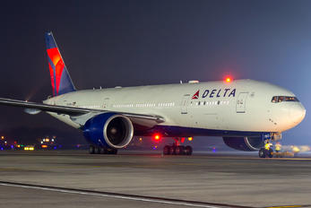 N703DN - Delta Air Lines Boeing 777-200LR