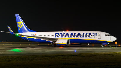 SP-RKG - Ryanair Sun Boeing 737-800