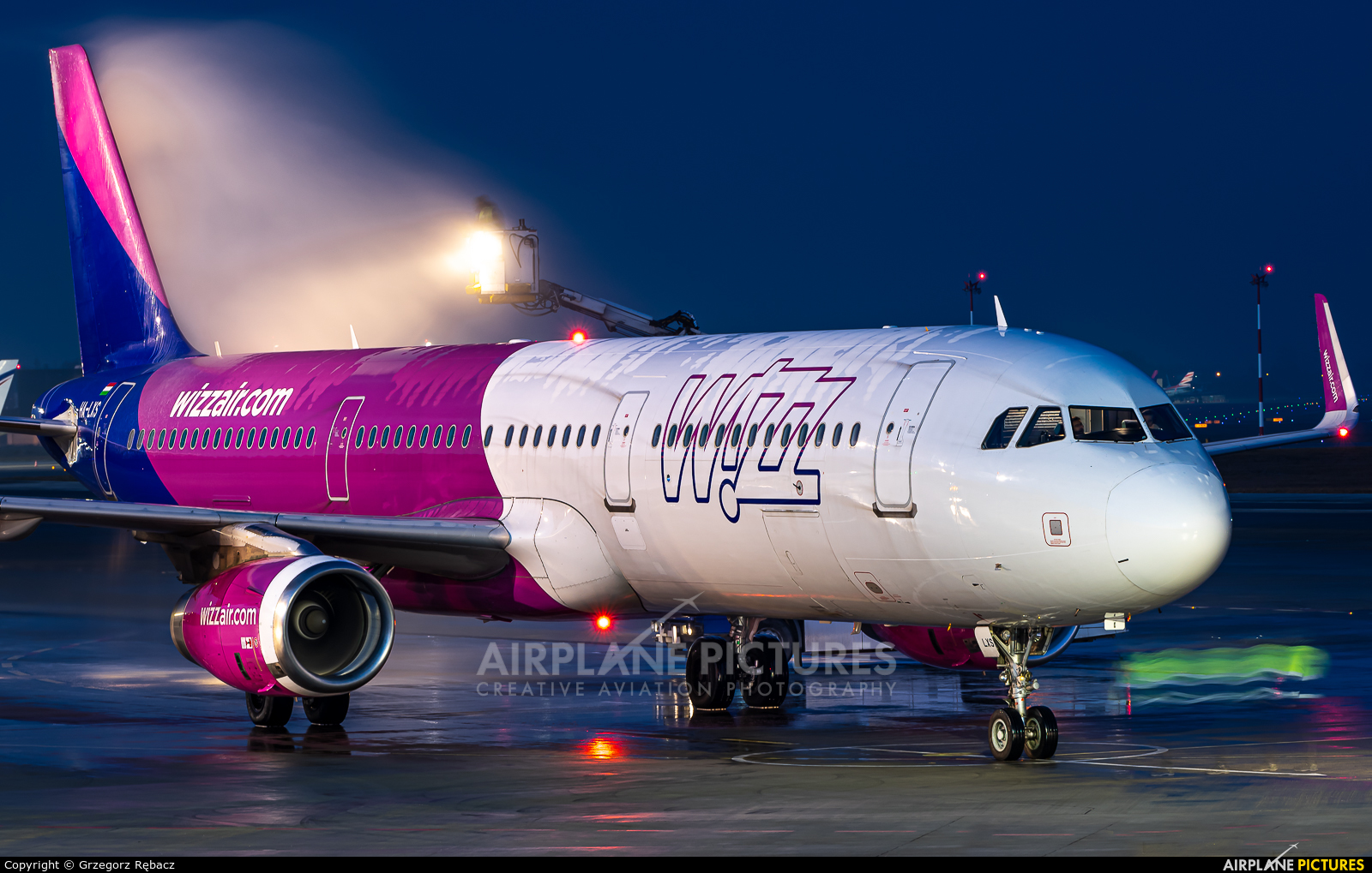 Wizz Air HA-LXS aircraft at Katowice - Pyrzowice