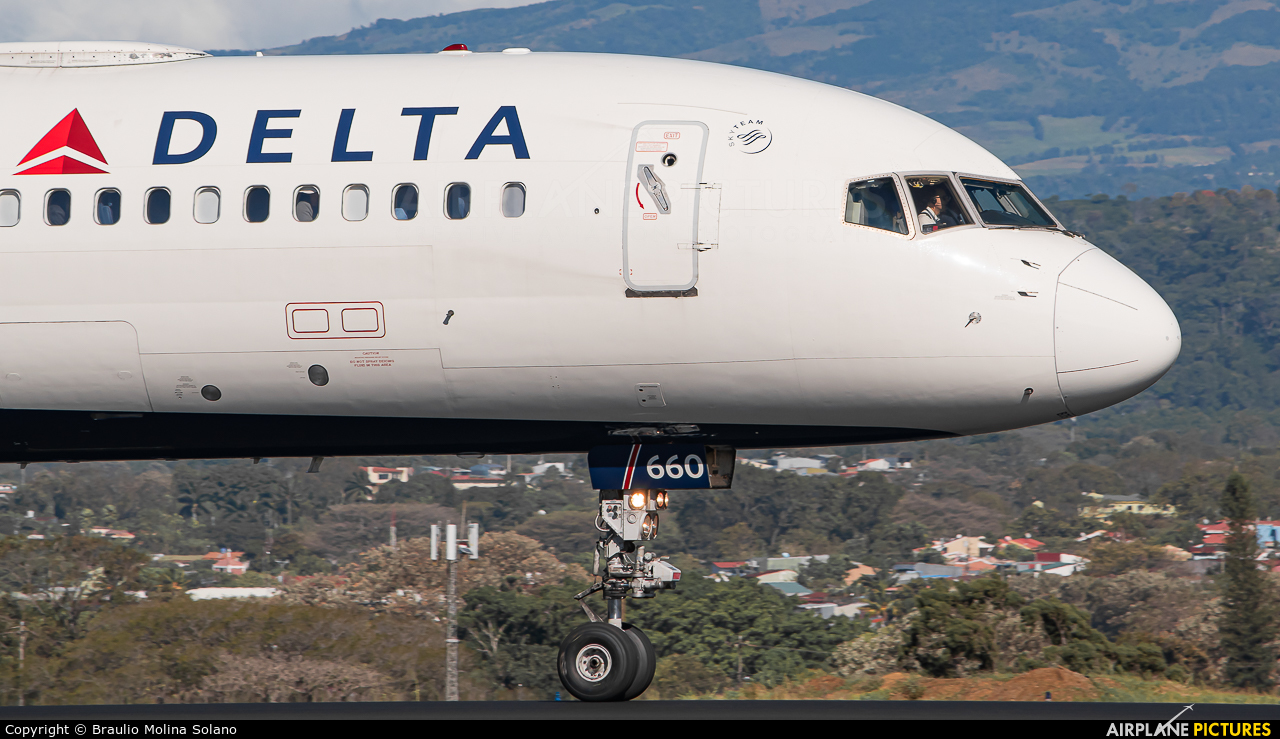 Delta Air Lines N660DL aircraft at San Jose - Juan Santamaría Intl
