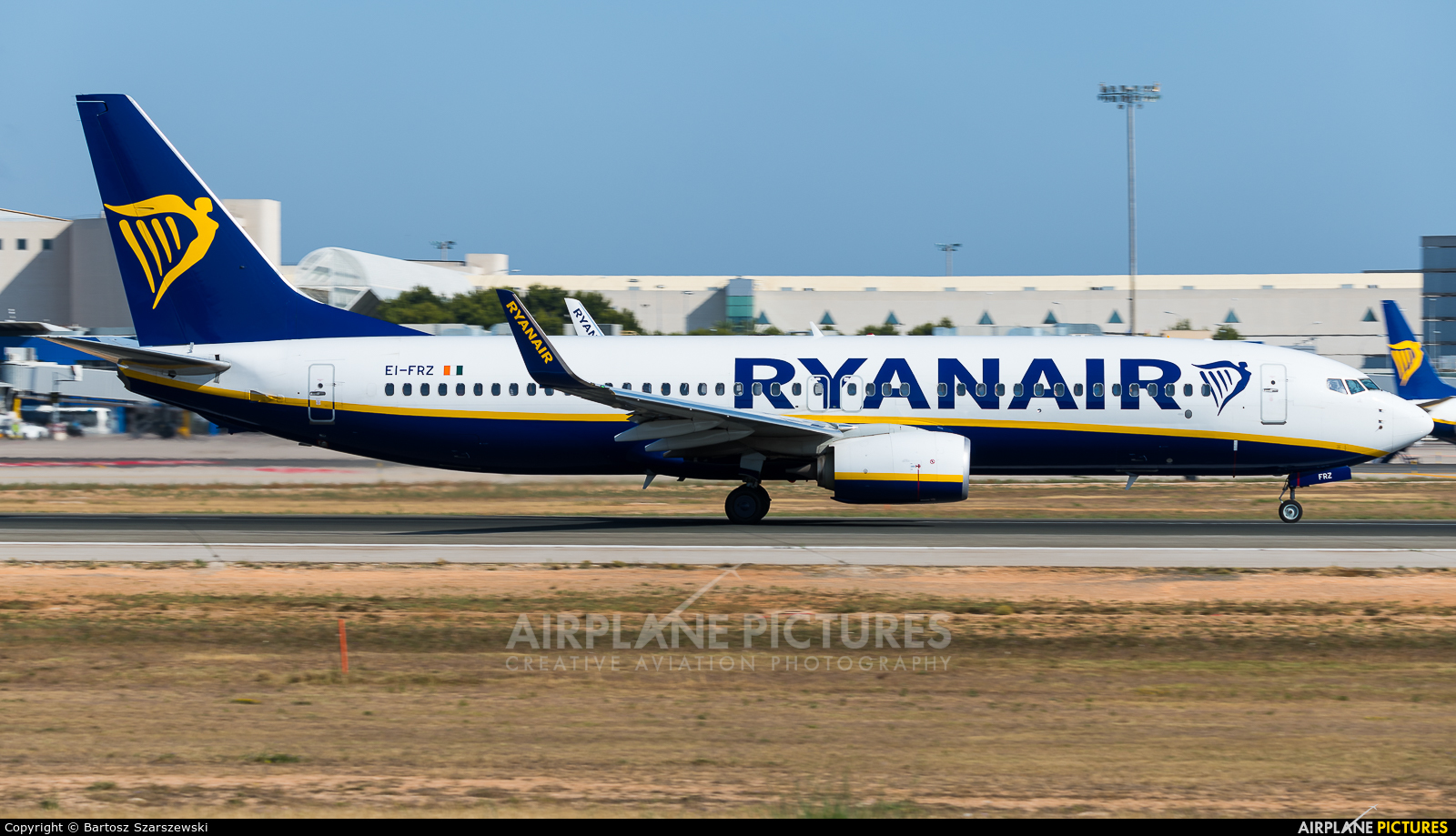 Ryanair EI-FRZ aircraft at Palma de Mallorca