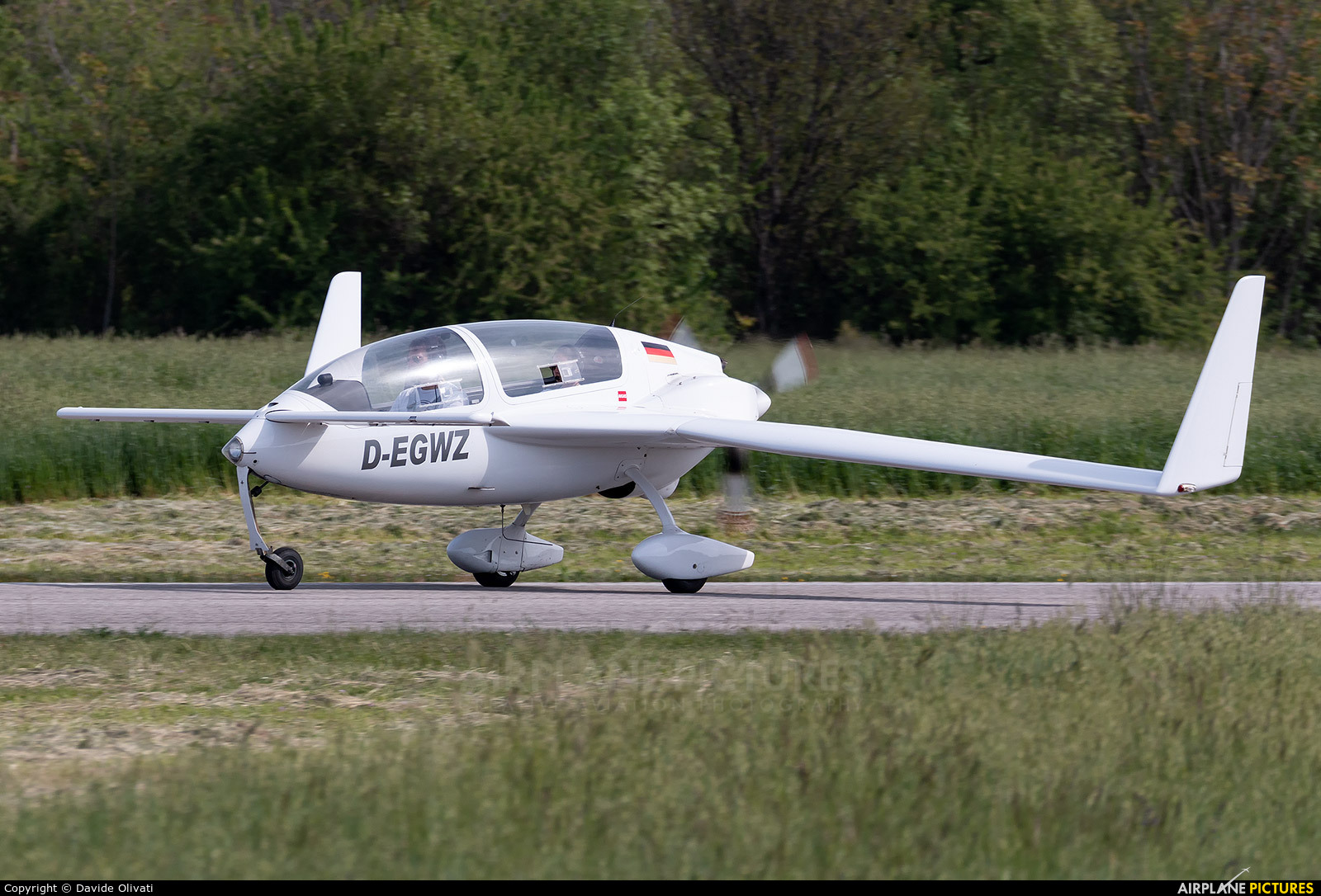 Private D-EGWZ aircraft at Verona - Boscomantico
