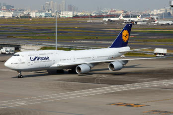 D-ABYR - Lufthansa Boeing 747-8