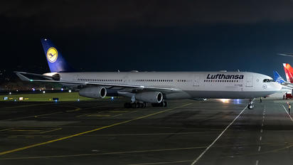 D-AIGM - Lufthansa Airbus A340-300