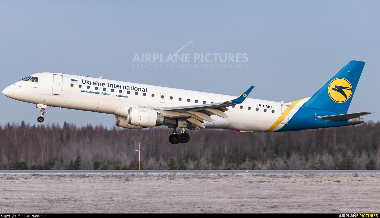 Ukraine International Airlines UR-EMC aircraft at Helsinki - Vantaa