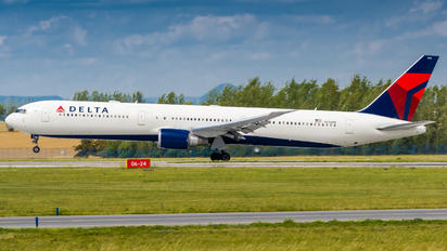 N835MH - Delta Air Lines Boeing 767-400ER