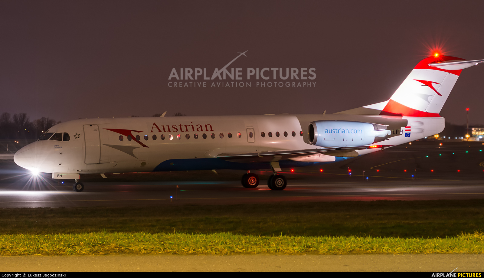 Austrian Airlines/Arrows/Tyrolean OE-LFH aircraft at Warsaw - Frederic Chopin