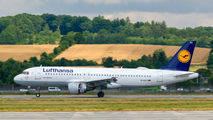 D-AIQH - Lufthansa Airbus A320 aircraft
