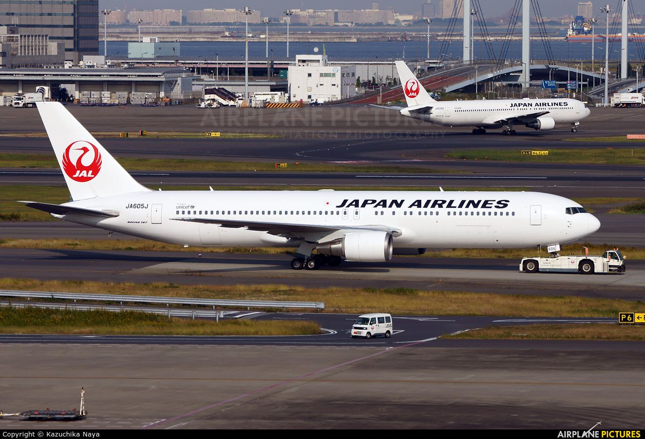 JAL - Japan Airlines JA605J aircraft at Tokyo - Haneda Intl