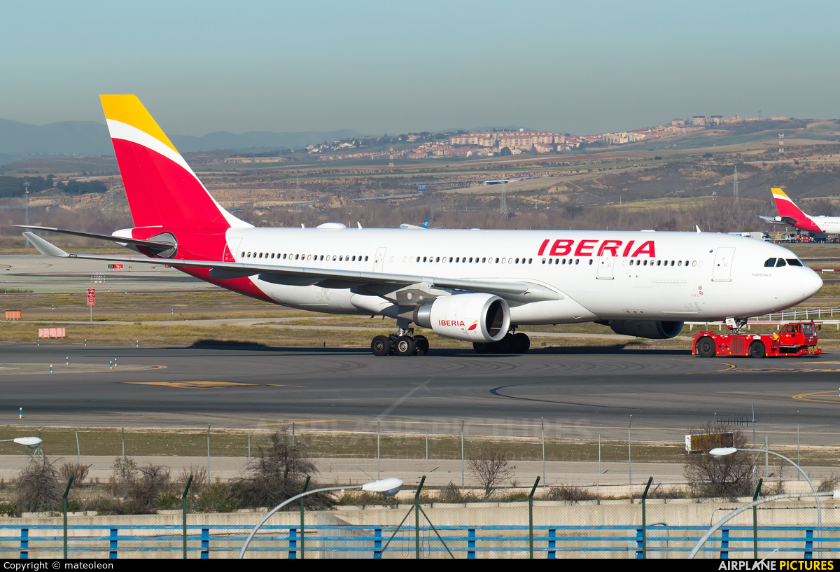 Iberia EC-MKI aircraft at Madrid - Barajas