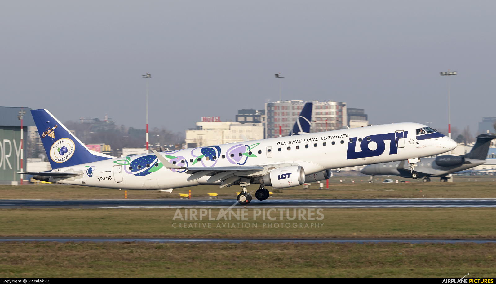 LOT - Polish Airlines SP-LNC aircraft at Warsaw - Frederic Chopin