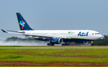 PR-AIW - Azul Linhas Aéreas Airbus A330-200