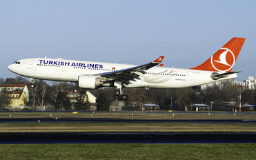 TC-LOI - Turkish Airlines Airbus A330-200