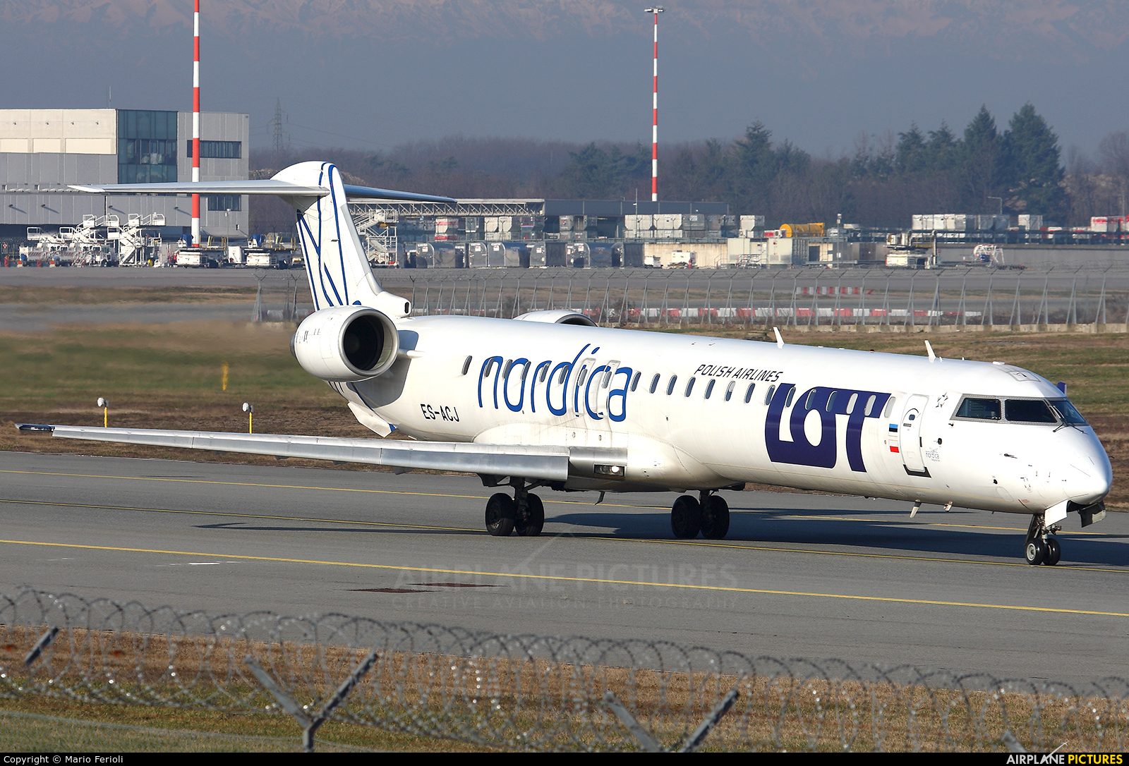 LOT - Polish Airlines ES-ACJ aircraft at Milan - Malpensa