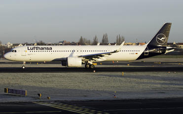 D-AIEE - Lufthansa Airbus A321 NEO