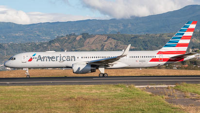 N200UU - American Airlines Boeing 757-200