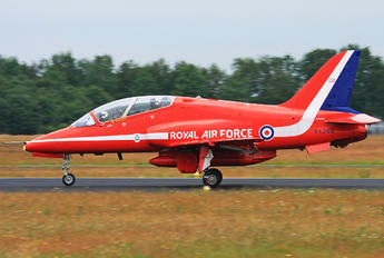 XX266 - Royal Air Force "Red Arrows" British Aerospace Hawk T.1/ 1A