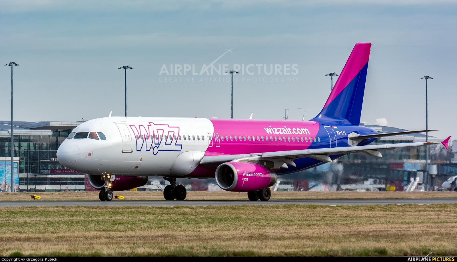 Wizz Air HA-LPL aircraft at Wrocław - Copernicus