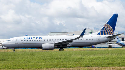 N87513 - United Airlines Boeing 737-800