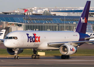 N913FD - FedEx Federal Express Boeing 757-200F