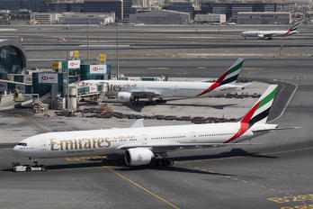 A6-ENK - Emirates Airlines Boeing 777-300ER