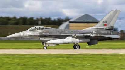 15109 - Portugal - Air Force General Dynamics F-16A Fighting Falcon