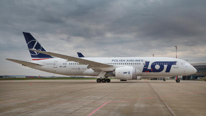 SP-LRC - LOT - Polish Airlines Boeing 787-8 Dreamliner