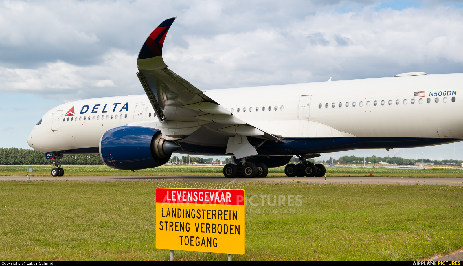 Delta Air Lines N506DN aircraft at Amsterdam - Schiphol