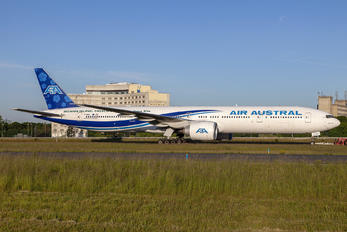 F-ONOU - Air Austral Boeing 777-300ER