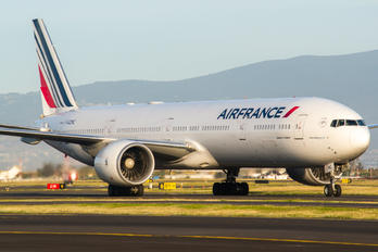 F-GZNC - Air France Boeing 777-300ER