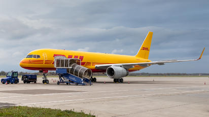 G-DHKU - DHL Cargo Boeing 757-223(SF)