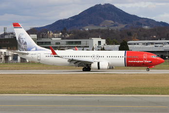 LN-DYF - Norwegian Air Shuttle Boeing 737-800